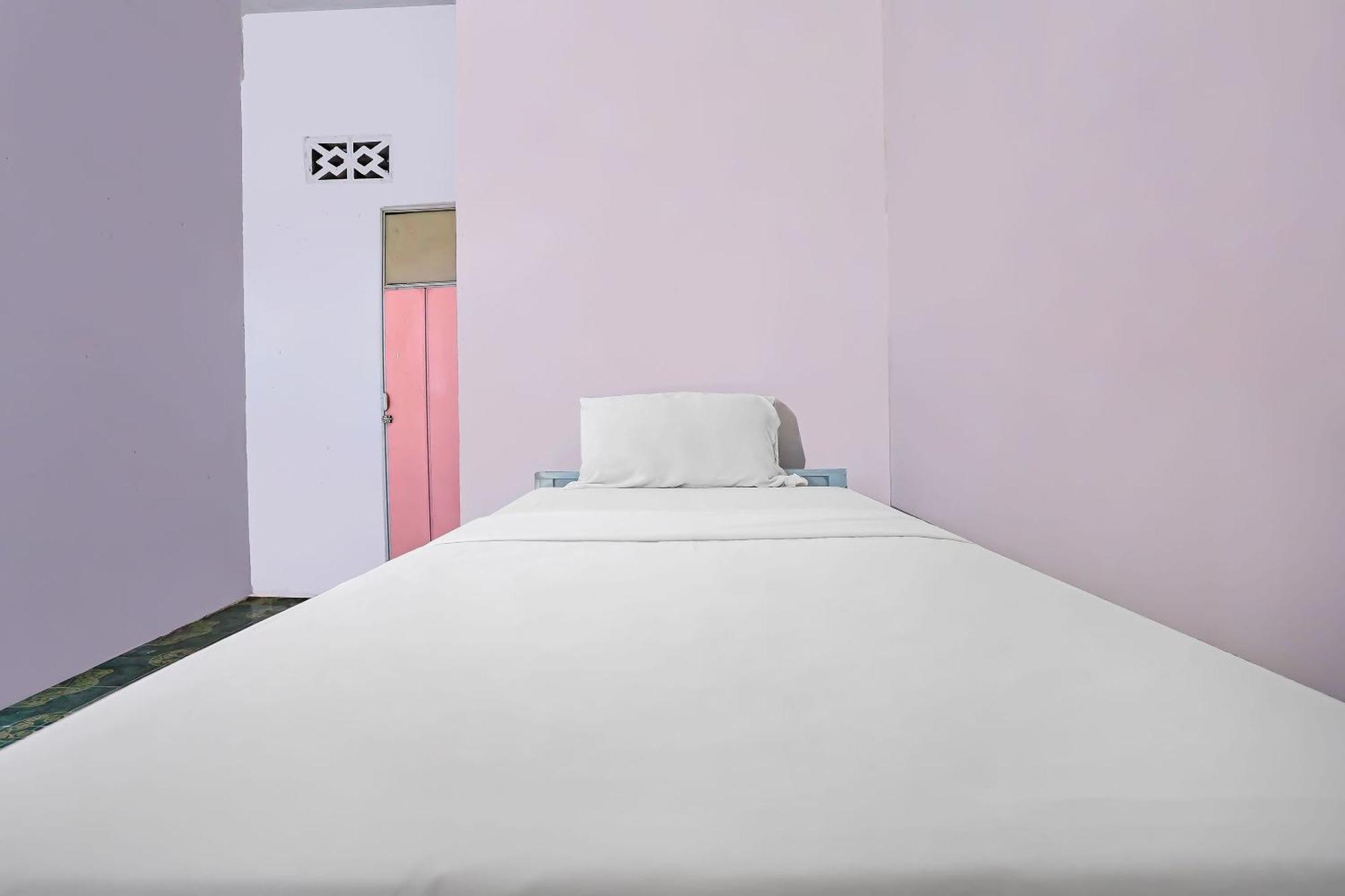 Spot On 92421 City Kost Syariah Pangkal Pinang Exterior foto
